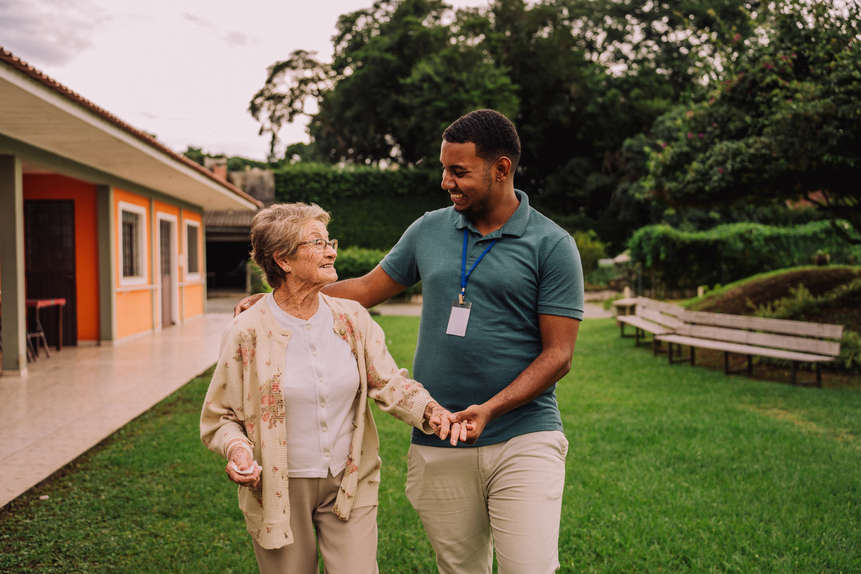 Touring a senior living community? Here’s what to look for